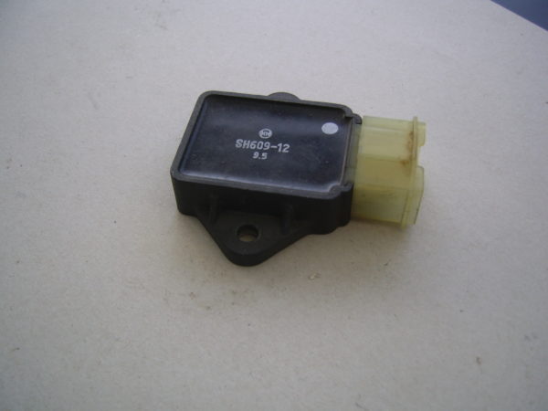 Honda-Voltage-regulator-rectifier-SH609-12