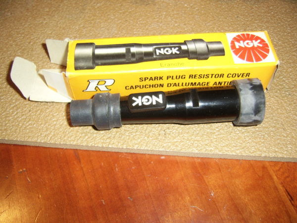 NGK-SD05F-Plug-cap