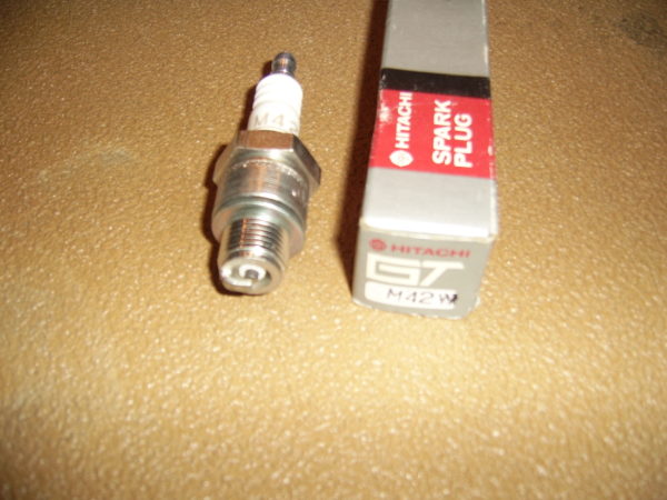 Spark-Plug-Hitachi-M42W