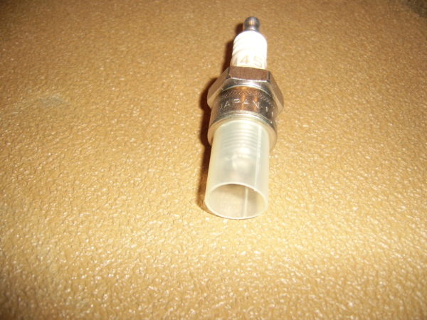 Spark-Plug-Hitachi-M45W