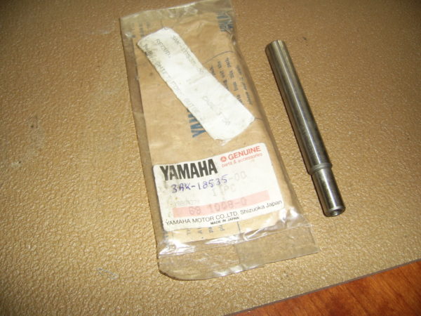 Yamaha-Bar-shift-fork-guide-3AK-18535-00