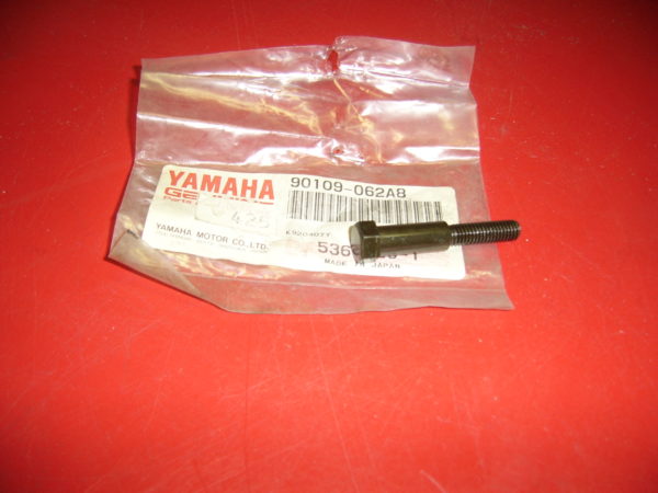 Yamaha-Bolt-90109-062A8
