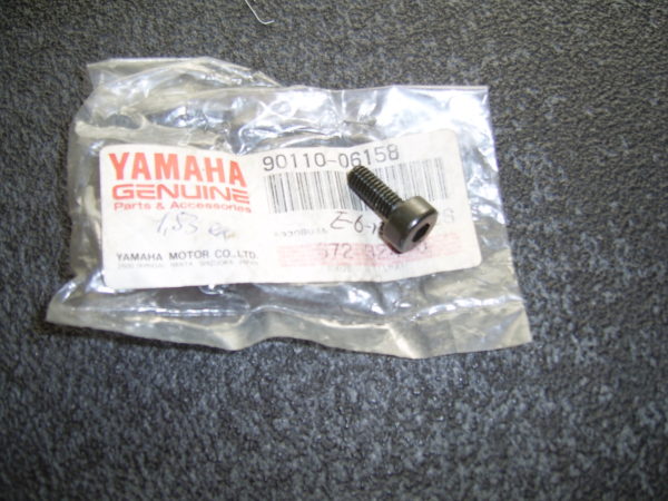 Yamaha-Bolt-90110-06158