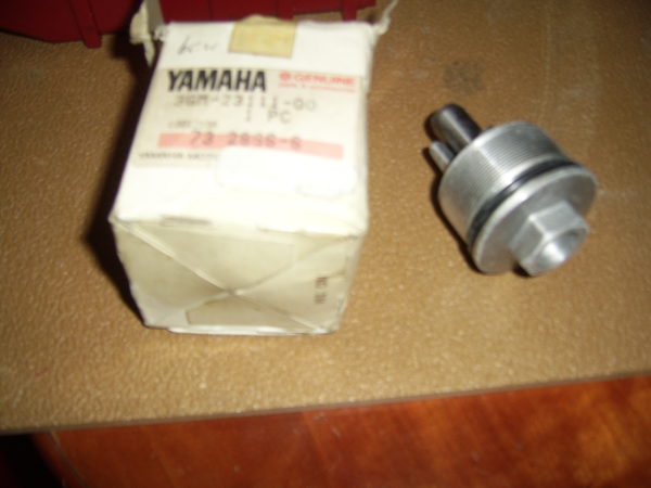 Yamaha-Bolt-cap-3GM-23111-00