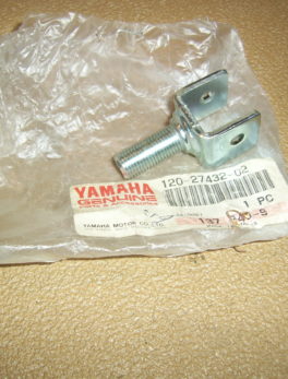 Yamaha-Bracket-footrest-120-27432-02