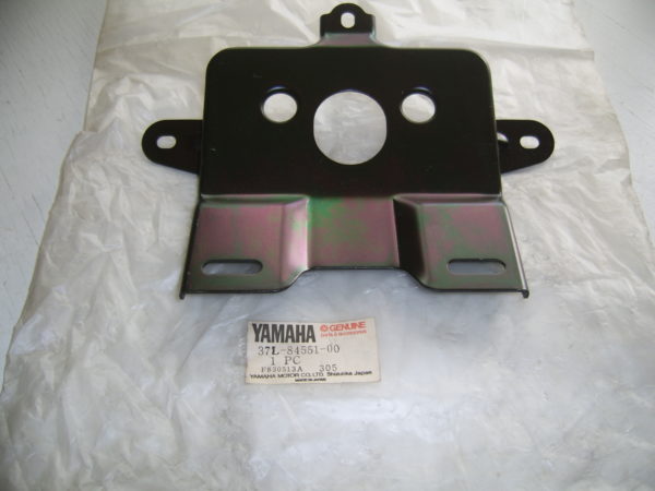 Yamaha-Bracket-license-37L-84551-00