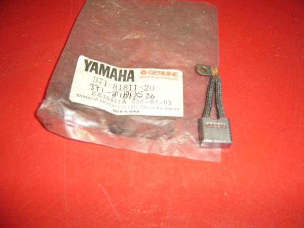 Yamaha-Brush-371-81811-20
