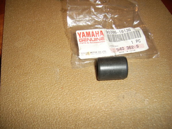 Yamaha-Bush-swingarm-90386-18136