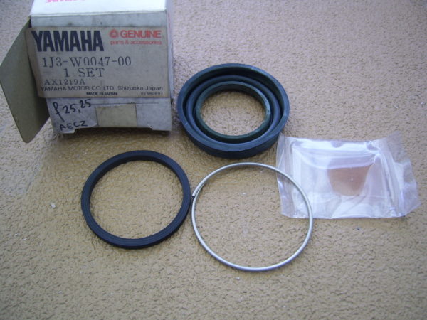 Yamaha-Caliper-seal-set-1J3-W0047-00