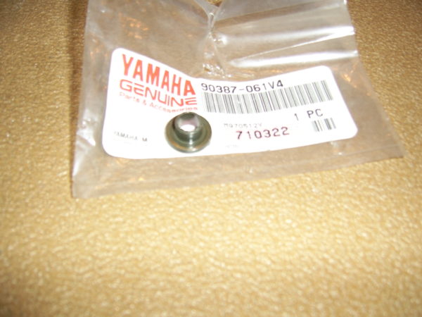 Yamaha-Collar-main-stand-90387-061V4