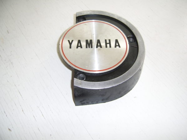 Yamaha-Cover-oil-pump-278-15416-00-emblem