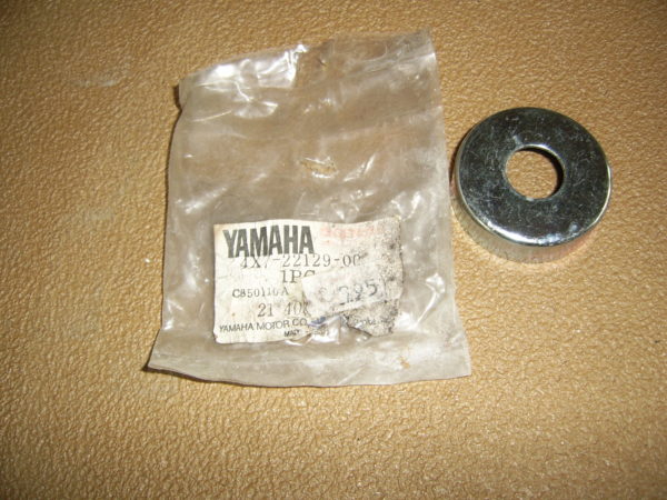Yamaha-Cover-thrust-4X7-22129-00