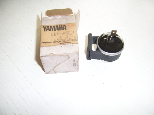Yamaha-Flasher-relay-3E1-83350-11