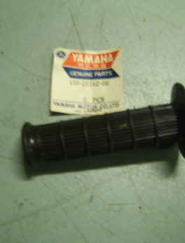 Yamaha-Grip-136-26242-00
