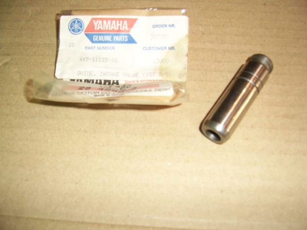 Yamaha-Guide-intake-valve-4X7-11133-10