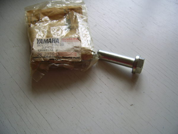 Yamaha-Nut-cylinder-90179-08025