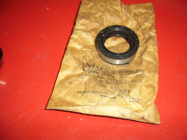 Yamaha-Oil-seal-276-23145-51