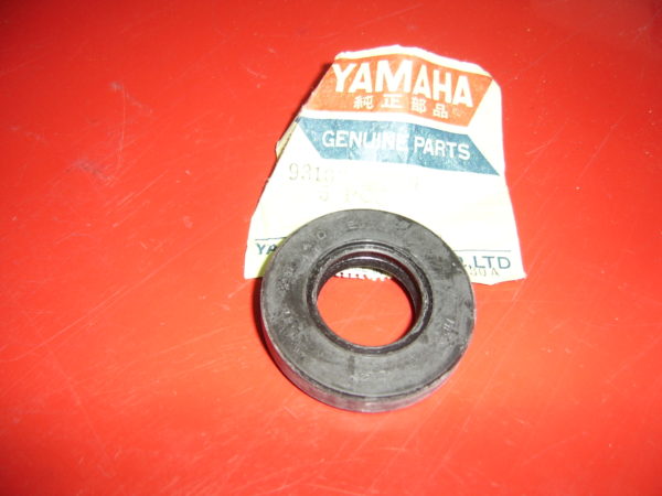 Yamaha-Oil-seal-93102-20010