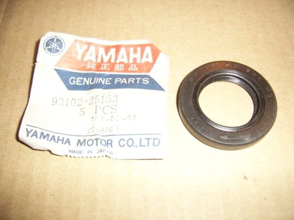 Yamaha-Oil-seal-93102-25153