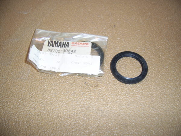 Yamaha-Oil-seal-93102-30243