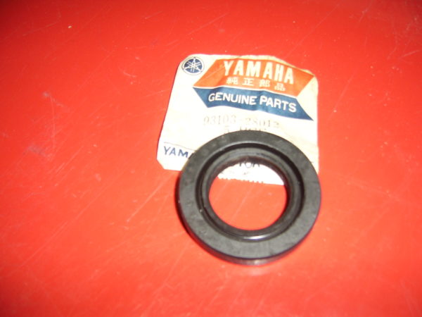 Yamaha-Oil-seal-93103-28012