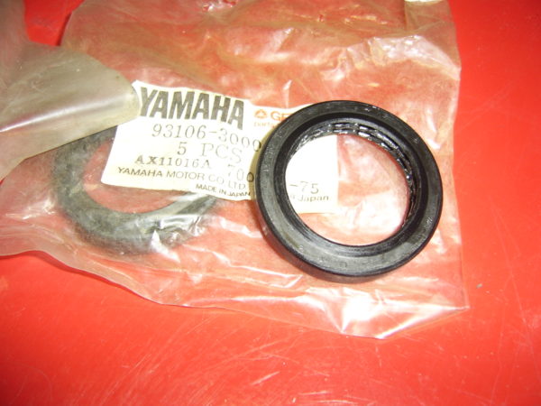 Yamaha-Oil-seal-93106-30004