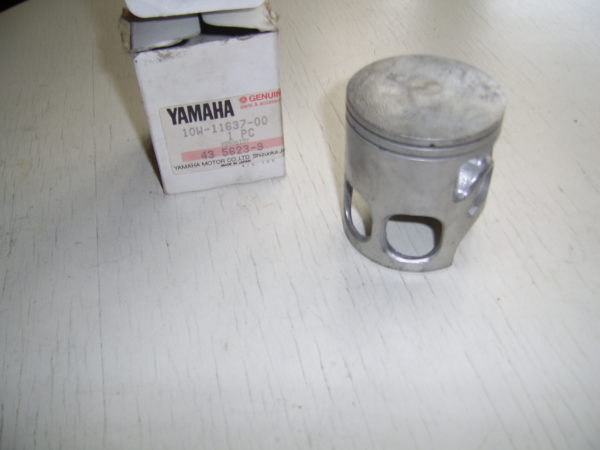 Yamaha-Piston-10W-11637-00