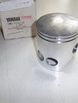 Yamaha-Piston-1M1-11635-01