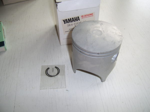 Yamaha-Piston-3R4-11636-00