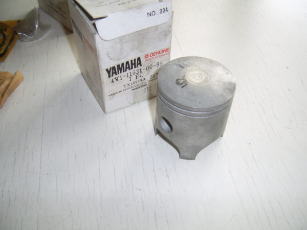 Yamaha-Piston-4V1-11631-00-95