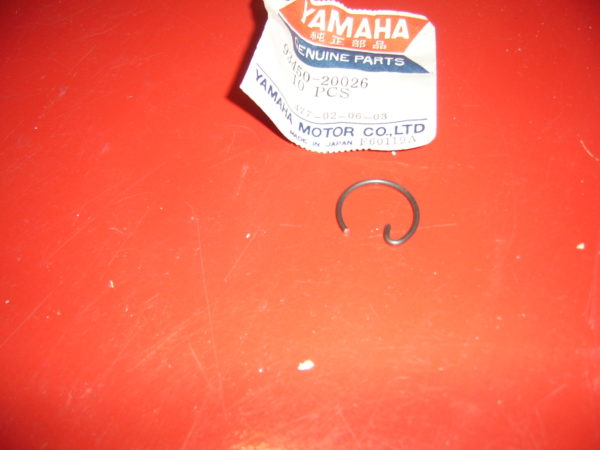 Yamaha-Piston-clip-93450-20026