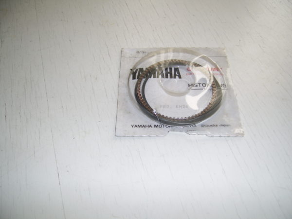 Yamaha-Piston-ringset-5G2-11610-10