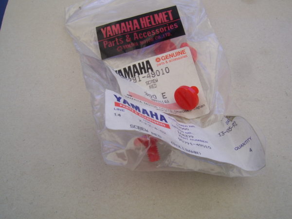Yamaha-Screw-red-90791-49010