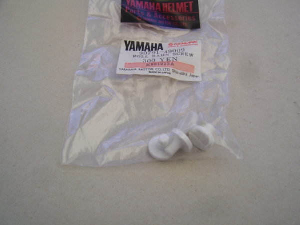 Yamaha-Screw-white-90791-49009