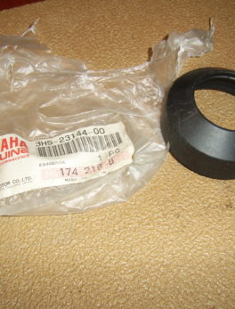 Yamaha-Seal-dust-3H5-23144-00