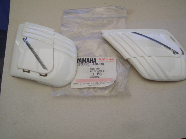 Yamaha-Side-cap-white-1200E-90791-49093