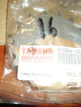 Yamaha-Sprocket-drive-93854-16108